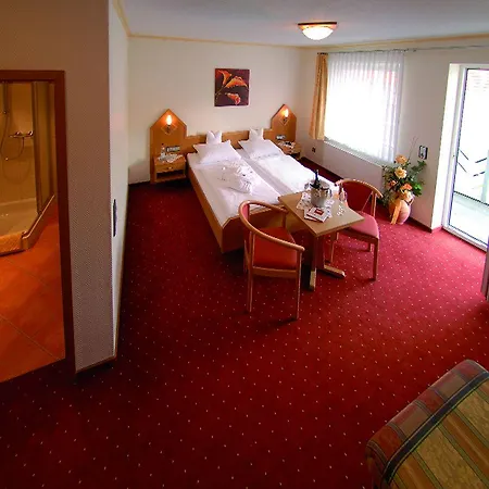 מלון Haus Wiesengrund 4*