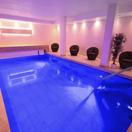 فندق Haus Wiesengrund 4*