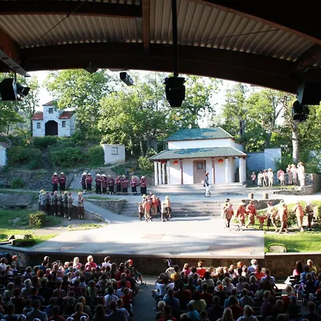 فندق Haus Wiesengrund 4*